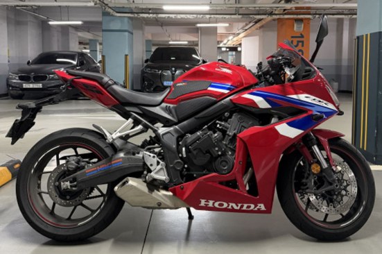 Honda CBR650R E-Clutch 2024