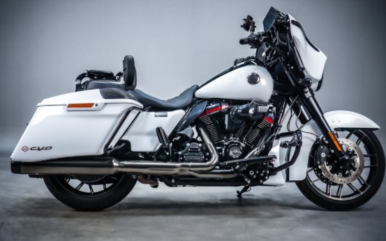 Harley-Davidson CVO Street Glide 2021