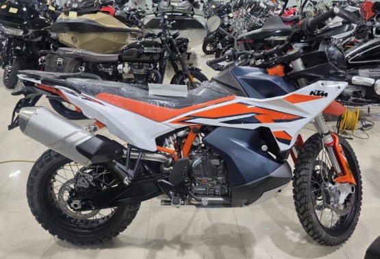 KTM 890 Adventure R 2024