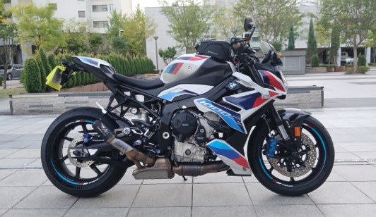 BMW M1000R 2023
