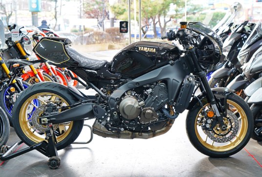 Yamaha XSR900 2025