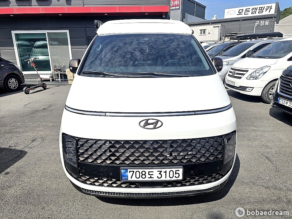 Hyundai Staria 2.2 Diesel 4WD Prestige Camper 2023